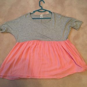 Pink lily flowy gray and pink shirt